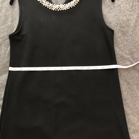 Black little dress with pearls - Picture 6 of 7